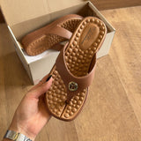 Chinelo Modare Detalhe da Marca Dourado 7213.100